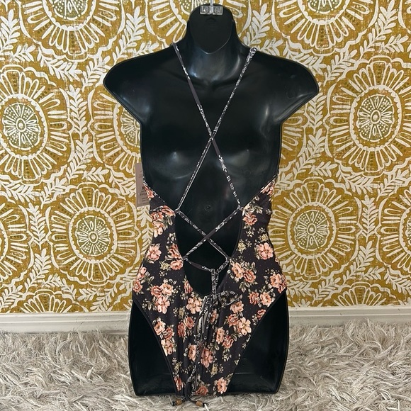 NWT Maaji Black Bandana Rainbow Plunge Neck Reversible One-Piece Swimsuit Sz M - Picture 5 of 9